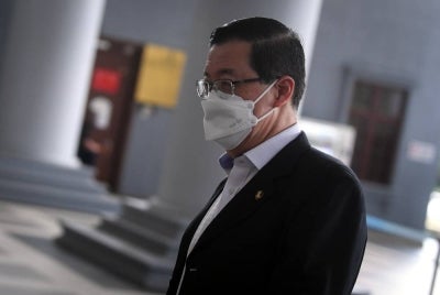 Guan Eng hadir di Kompleks Mahkamah Kuala Lumpur hari ini bagi perbicaraan kes rasuah yang dihadapinya. - Foto Bernama