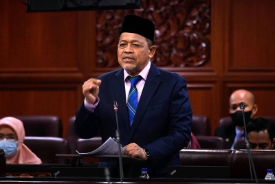 Datuk Seri Dr Shahidan Kassim ketika menghadiri Persidangan Dewan Negara di Bangunan Parlimen pada Selasa. - Foto Bernama