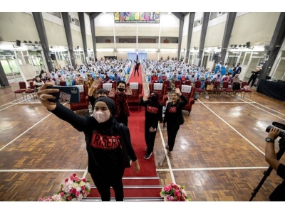 The Risers merupakan komuniti yang diwujudkan oleh Taylor's College dengan misi untuk membina persekitaran pemikiran pemimpin dan pelajar sekolah