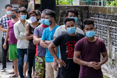 Semua pekerja asing seharusnya melalui pemeriksaan perubatan termasuk saringan malaria mengikut polisi yang ditetapkan oleh kerajaan bagi pekerja asing yang bekerja di Malaysia. - Gambar hiasan.
