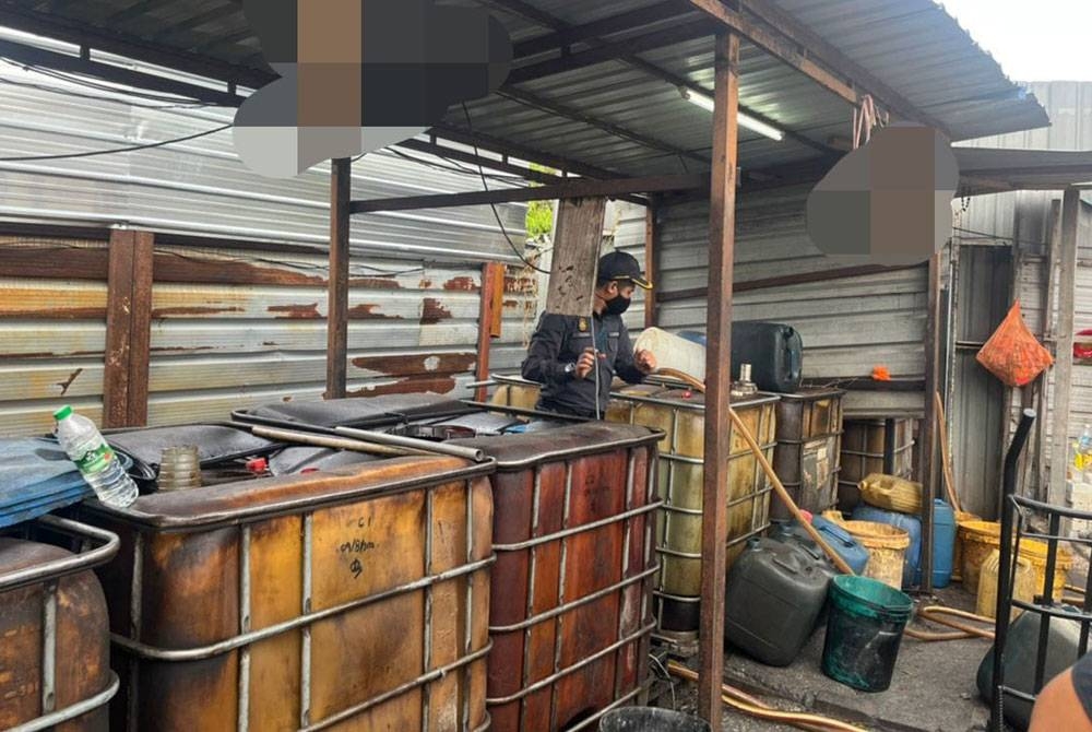 Tangki dirampas yang dipercayai mengandungi diesel bersubsidi.