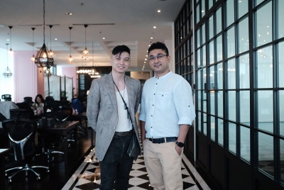 Dari kiri: Barry Oi dan Arjun Thomas.