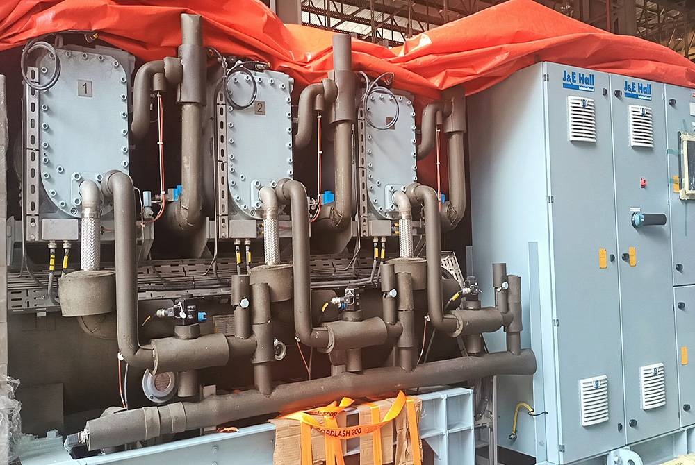 Antara peralatan pembinaan LCS yang tersimpan dalam gudang milik BNS.