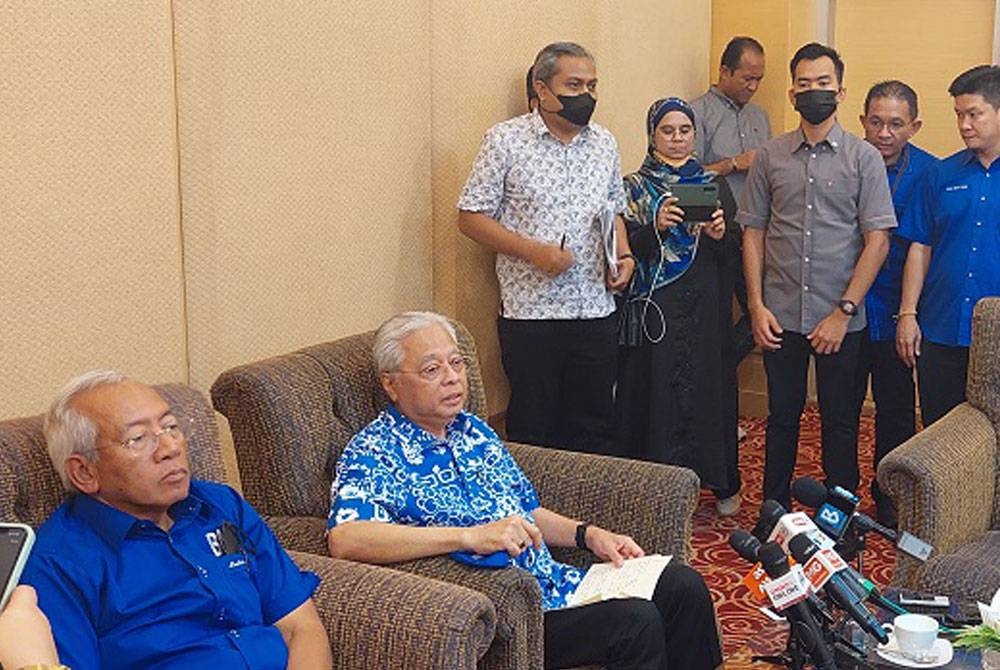 Ismail sabri (dua daei kanan) pada sisang akhbar semepan Konvensyen Wanita BN di WTC Kuala Lumpur pada Ahad.