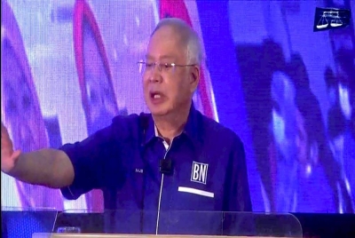 Najib ketika menyampaikan ucapan pada slot Bicara Tokoh sempena Konvensyen Wanita BN di Pusat Dagangan Dunia (WTC), pada Ahad.