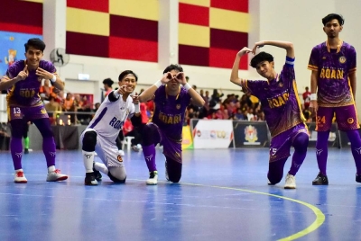 Pemain futsal UiTM meraikan kejayaan mereka menjuarai acara sukan itu di SUKIPT 2022 selepas meneeaskan KPTM 8-0