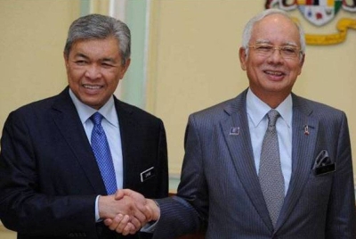 Ahmad Zahid (kiri) bersama Najib. - Gambar fail
