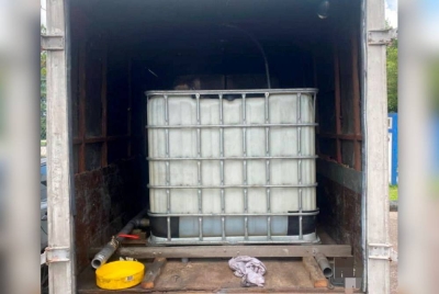 Tangki minyak pada lori berkenaan sudah diubah suai.