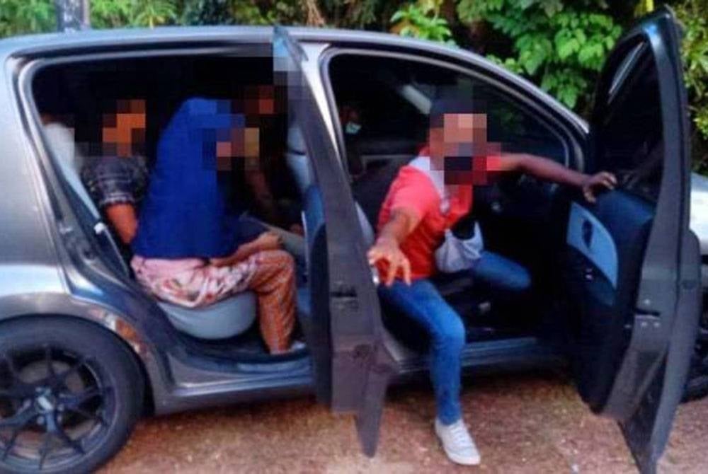 Tindakan tekong darat menyeludup masuk lapan PATI warga Myanmar menggunakan Perodua Myvi gagal apabila ditahan Batalion 7 PGA Kuantan di Kampung Kedap, Rantau Panjang.