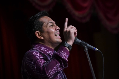 Mohd Shahar berucap pada Sesi Libat Urus Bersama Alumni GPMS pada Jumaat. - Foto Bernama