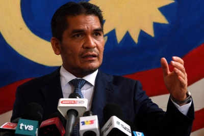 Mohd Radzi ketika sidang media pada Program Bersama Semarakkan Transformasi Pendidikan DELIMA 'Agenda Digital Kita' di SMK Putrajaya Presint 8 (1) hari ini. Foto Bernama