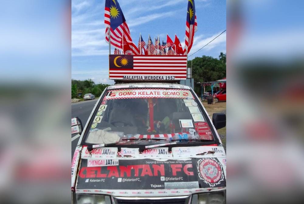 Van milik Muhammad Nasir yang dihiasi Jalur Gemilang.
