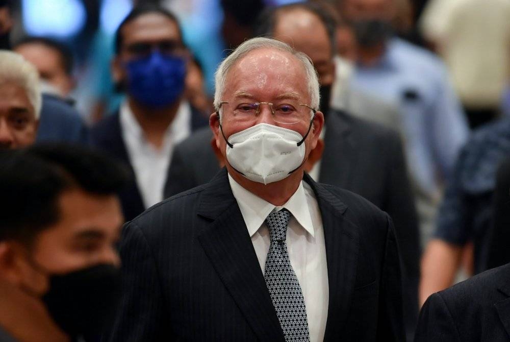 Najib ketika tiba di Mahkamah Persekututuan pada Selasa. - Foto Bernama