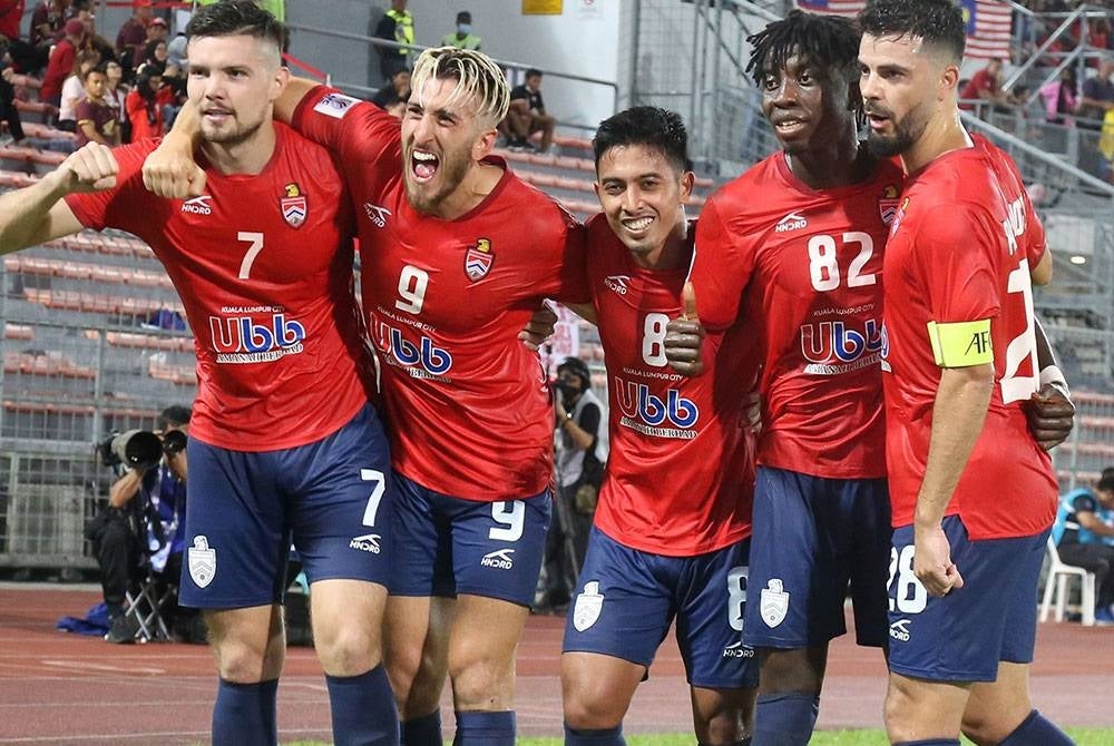 Pemain KL City meraikan kejayaan mengatasi PSM Makassar dalam perlawanan akhir Piala AFC Zon ASEAN di Stadium Bola Sepak Kuala Lumpur, Cheras. - Foto AFC