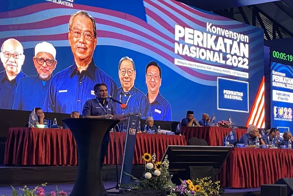 Mohd Radzi ketika berucap dalam sesi perbahasan.
