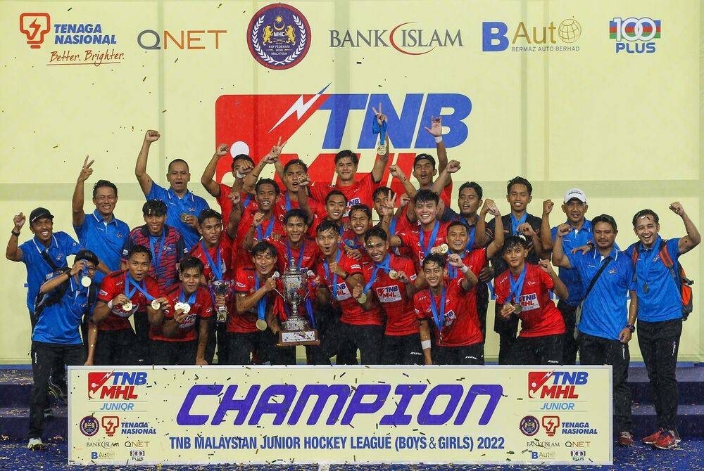 SSBJ Thunderbolts muncul juara Piala TNB selepas menewaskan SMKDBL menerusi penentuan penalti shoot-out dalam aksi final di Stadium Hoki Nasional pada Ahad.