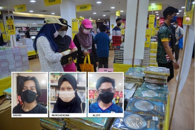 Hujan di sebelah petang tidak halang orang ramai untuk terus mengunjungi Jualan Gudang Karangkraf 2022 yang berlangsung sehingga 4 September ini. 