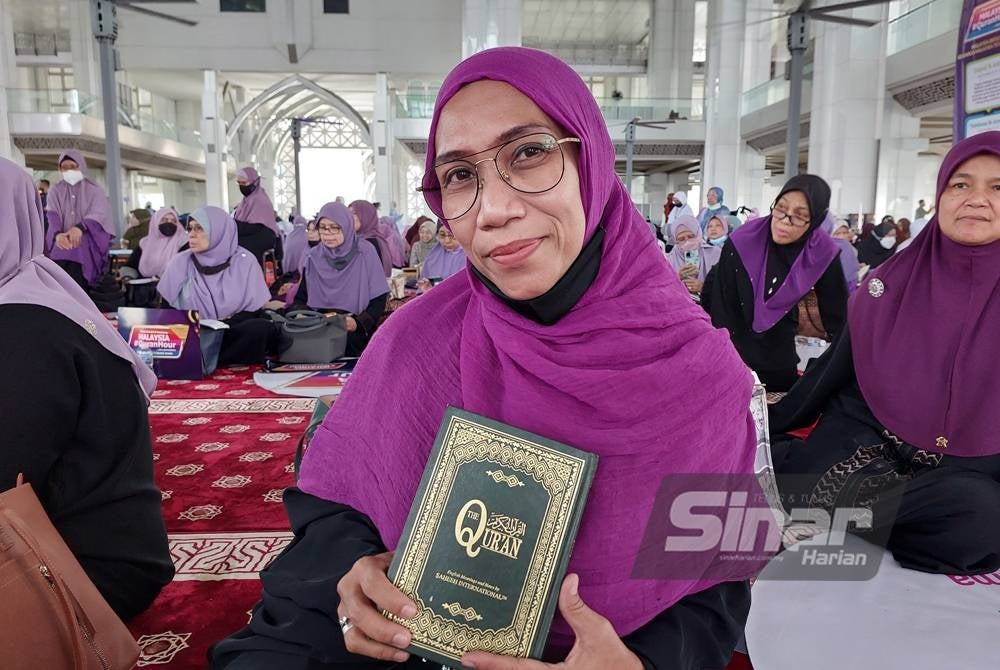 Pekerja swasta, Pazila Perdaus, 48.