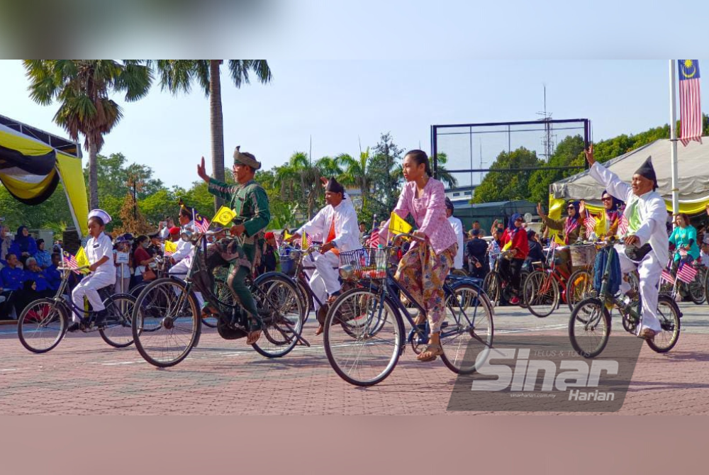 CycleDios turut menyertai perarakan sambutan Hari Kebangsaan peringkat negeri Perak di Dewan Bandaran Ipoh.