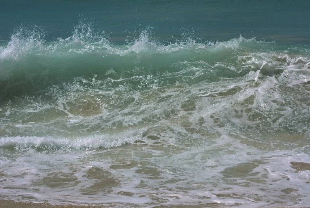 13 lokasi di daerah Kuala Selangor dikenal pasti berisiko banjir ekoran fenomena air pasang besar. - Foto 123rf 