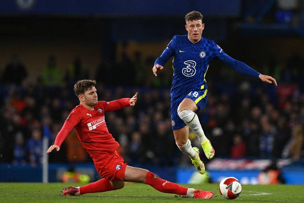 Barkley (kanan) ketika aksi Pusingan Ketiga Piala FA, Chelsea menentang Chesterfield di Stamford Bridge, London pada 2022. - Foto AFP