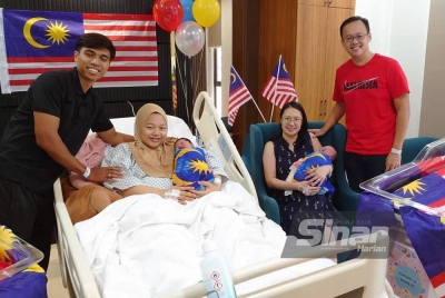 Dua pasangan teruja sambut kelahiran cahaya mata pada tarikh bersejarah negara iaitu 31 Ogos di Hospital Pakar KPJ Bandar Dato' Onn, Johor Bahru, pada Rabu.