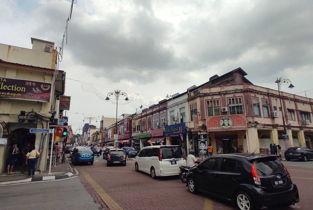 Suasana Little India yang sentiasa sibuk terutama pada hujung minggu.