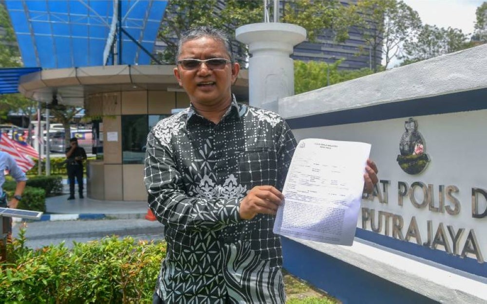 Kamarul Zaman pada Khamis membuat laporan polis terhadap Lokman kerana didakwa membuat kenyataan fitnah terhadap Ismail Sabri. - Foto Bernama