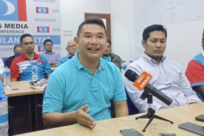 Rafizi pada sidang akhbar selepas mesyuarat MPN Johor di Ibu Pejabat PKR negeri di Johor Bahru pada malam Rabu.