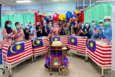 Seramai 22 bayi merdeka selamat dilahirkan di HRPZ II semasa negara menyambut Hari Kemerdekaan ke-65 tahun pada Rabu.