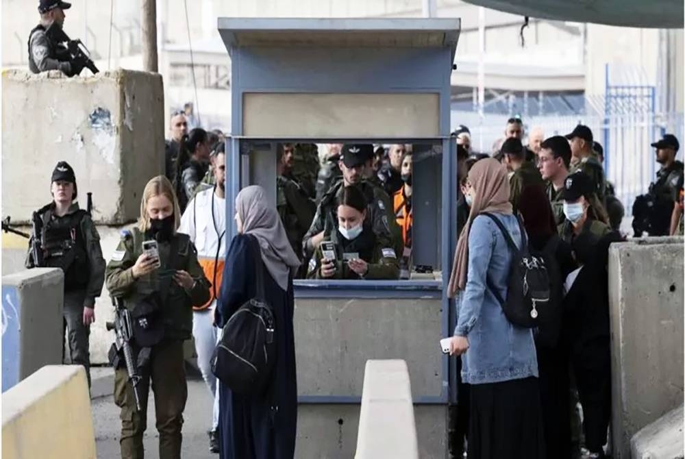 Warga asing perlu memberitahu pihak berkuasa Israel jika mereka menjalin hubungan cinta dengan penduduk di Tebing Barat. - Foto Getty Images