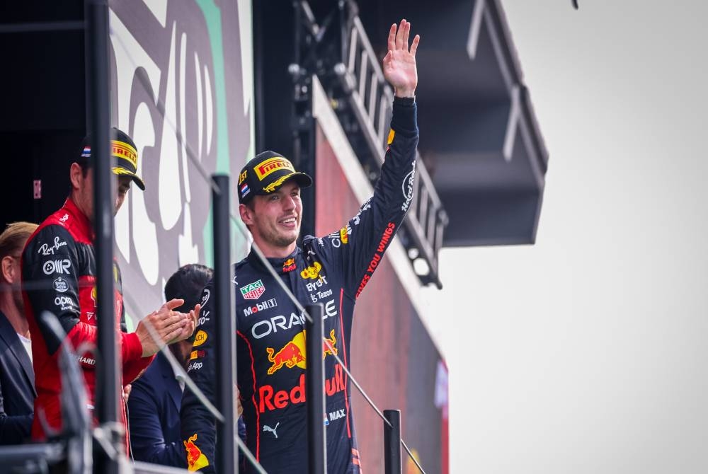 Verstappen memenangi perlumbaan Grand Prix (GP) Belanda buat Red Bull hasil kesilapan strategi dilakukan pasukan Mercedes.