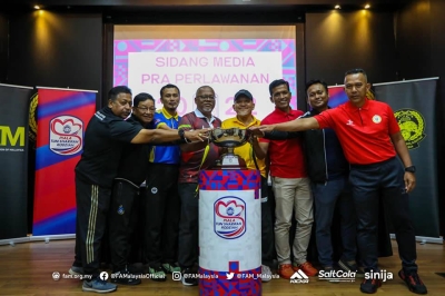Sekitar majlis undian, mesyuarat koordinasi perlawanan dan sidang media praperlawanan Piala Tun Sharifah Rodziah 2022 di Wisma FAM, Kelana Jaya pada Isnin. FOTO: Football Association of Malaysia