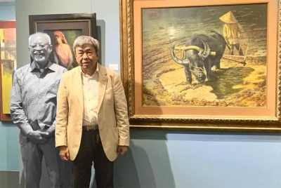 Sultan Sharafuddin (kanan) bersama Allahyarham Zain Azahari (kiri).Foto: Facebook Selangor Royal Office.