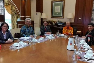 Ongkili (tengah) pada mesyuarat kelima MKMA63 yang dipengerusikan oleh Perdana Menteri, Datuk Seri Ismail Sabri Yaakob di Putrajaya. - Foto Bernama