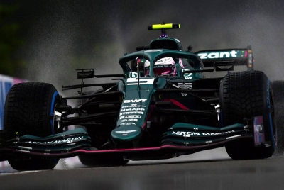 Aksi Vettel bersama pasukan Aston Martin. - Foto Getty Images