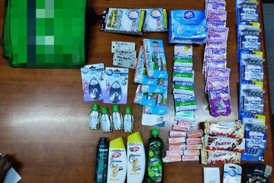 Antara barangan disyaki dicuri oleh suspek turut dirampas.