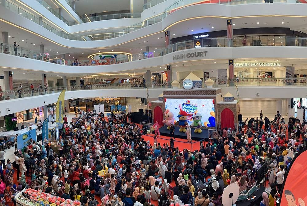 Pengunjung Quill City Mall tidak melepaskan peluang melihat persembahan Didi &amp; Friends yang diadakan pada 9 hingga 11 September lepas.