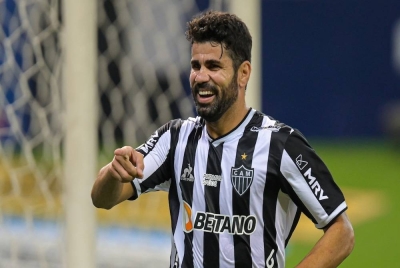 Costa ketika beraksi dengan Atletico Mineiro musim lalu. - Foto Getty Images