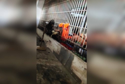 Tular hantaran di media sosial berkaitan layanan yang didakwa diberikan kepada beberapa pegawai polis yang ditahan di lokap IPD Shah Alam pada Jumaat.