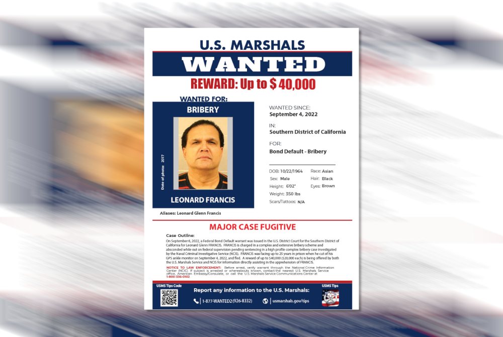 Poster memaparkan wajah Francis yang diklasifikasikan oleh Marsyal AS sebagai pelarian kes utama. - Foto Agensi