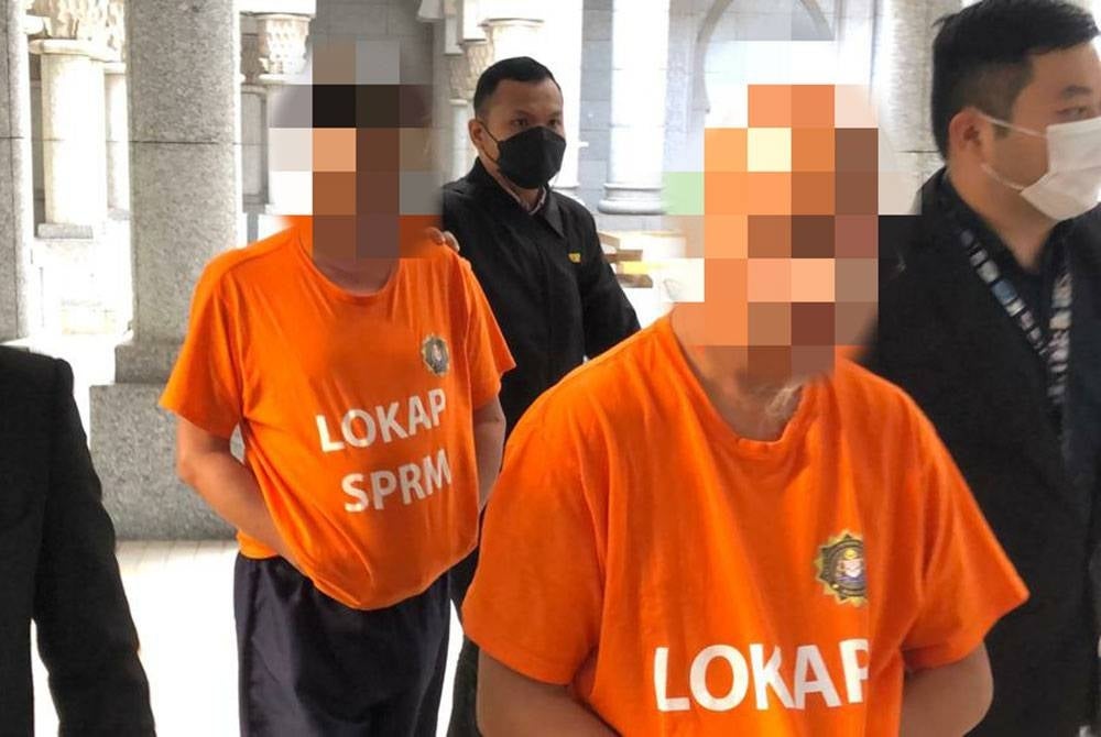 Dua beradik direman tiga hari bagi membantu siasatan berhubung kes membuat pembayaran palsu bernilai lebih RM23 juta bagi projek pembinaan pangsapuri.