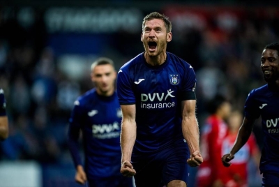 Vertonghen meraikan gol sulungnya bersama Anderlecht baru-baru ini. - Foto news.trenddetail.com
