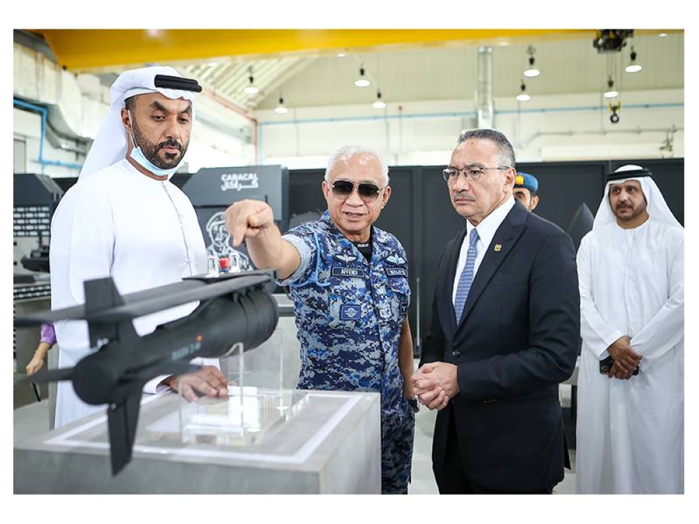 Delegasi Malaysia berpeluang melihat senjata dan teknologi terkini di EDGE Group