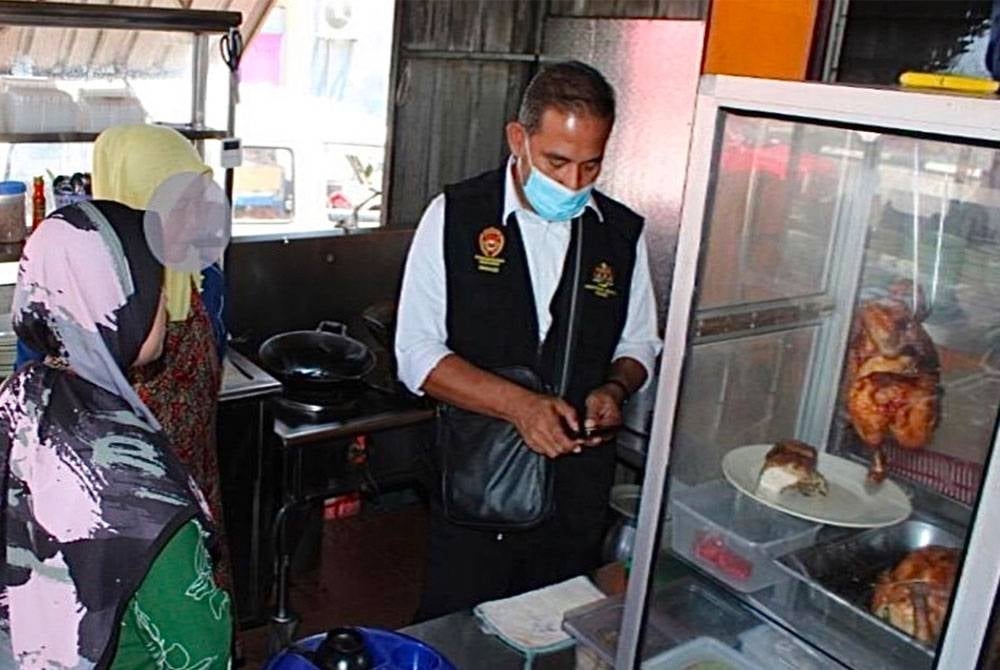 Tindakan diambil oleh kakitangan apabila mendapati ada premis makanan tidak patuhi standard ditetapkan JKNK.