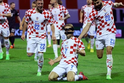 Majer (dua dari kanan) meledak gol pada lewat perlawanan bagi membantu Croatia menewaskan Denmark 2-1 dalam saingan Liga Negara-Negara pada Jumaat. - Foto Agensi