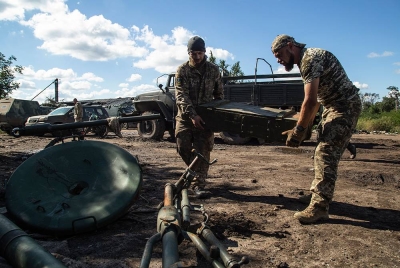 Pengundian bagi referendum di empat wilayah Ukraine, bermula Jumaat bagi memberi peluang kepada penduduk untuk memilih sama ada mereka mahu menjadi sebahagian daripada Rusia. - Foto EPA