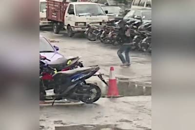 Polis sedang mengesan suspek disyaki terlibat dalam kejadian berkenaan. - Foto media sosial