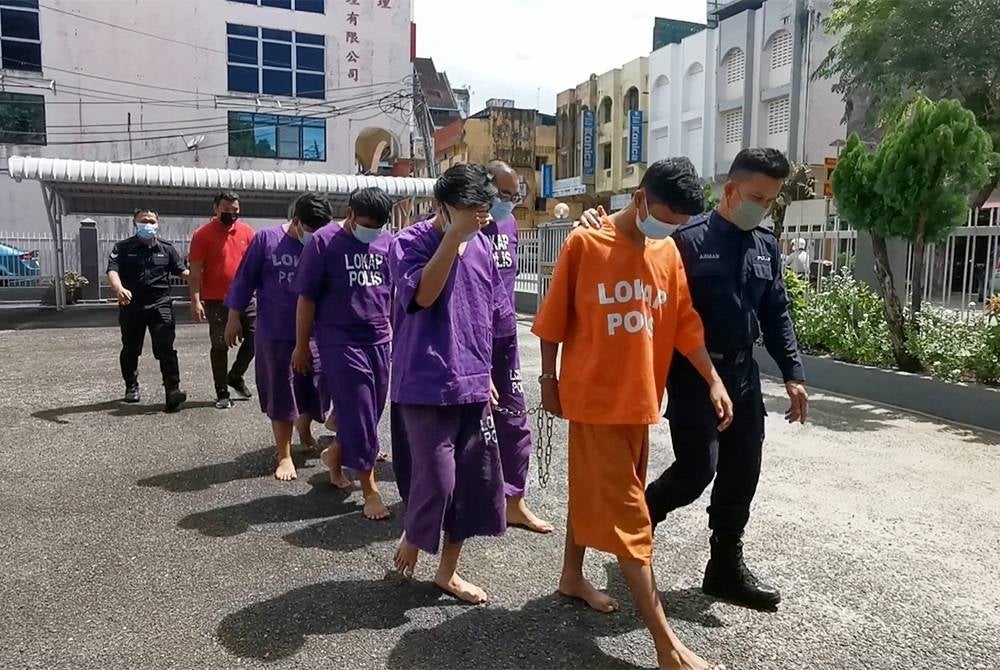 Tertuduh dihadapkan di Mahkamah Majistret Kemaman pada Ahad atas 45 tuduhan menyalahgunakan kad petrol milik Polis Diraja Malaysia (PDRM).