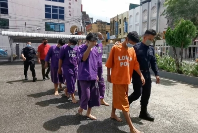 Tertuduh dihadapkan di Mahkamah Majistret Kemaman pada Ahad atas 45 tuduhan menyalahgunakan kad petrol milik Polis Diraja Malaysia (PDRM).